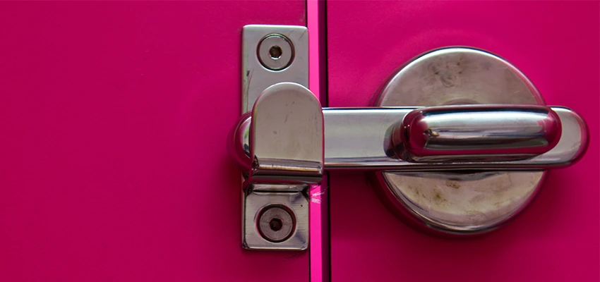 Childproof Gate Lock in Burbank, Illinois