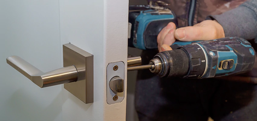 Broken Door Handle Lock Repair in Burbank, Illinois