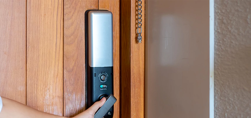 Home Security Electronic Locks Upgrades in Burbank, IL